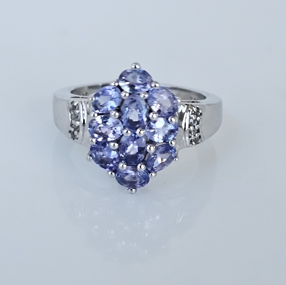 Divine AA Natural Tanzanite Cluster Ring w/ White Topaz Accents. ✨️ Size 6! - Picture 8 of 9